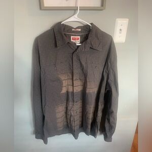 Wrangler Men's Gray Button up